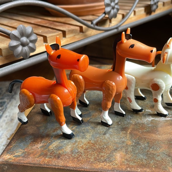 1970 Fisher Price Play Family Figures , Plastic , 2 Cows and 2 Horses - Picture 2 of 9